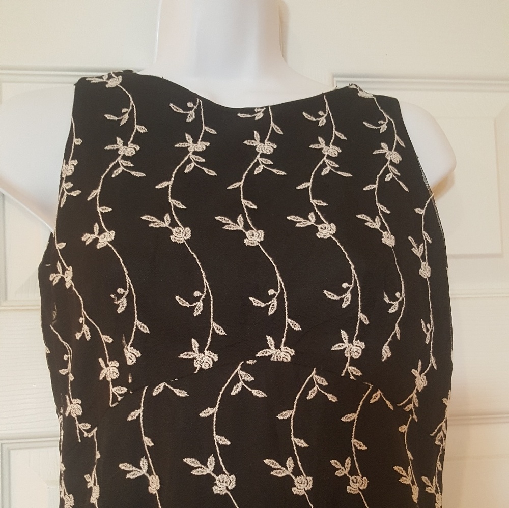 My maille Paris Dark and Ivory Floral Embroidery